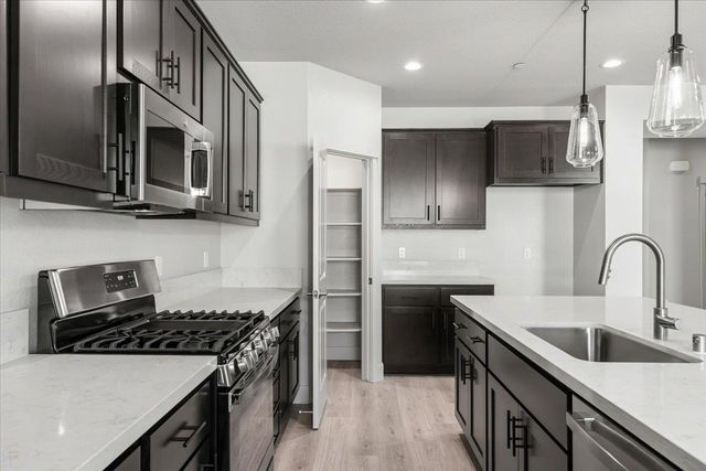 2041 Zane Way, Turlock, CA 95382