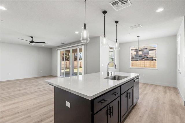 2041 Zane Way, Turlock, CA 95382