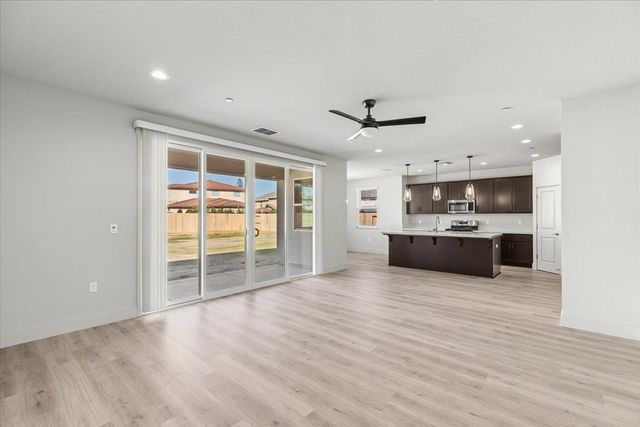 2041 Zane Way, Turlock, CA 95382