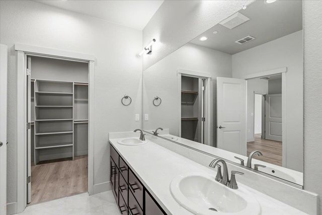 2041 Zane Way, Turlock, CA 95382