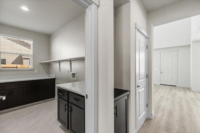 2041 Zane Way, Turlock, CA 95382