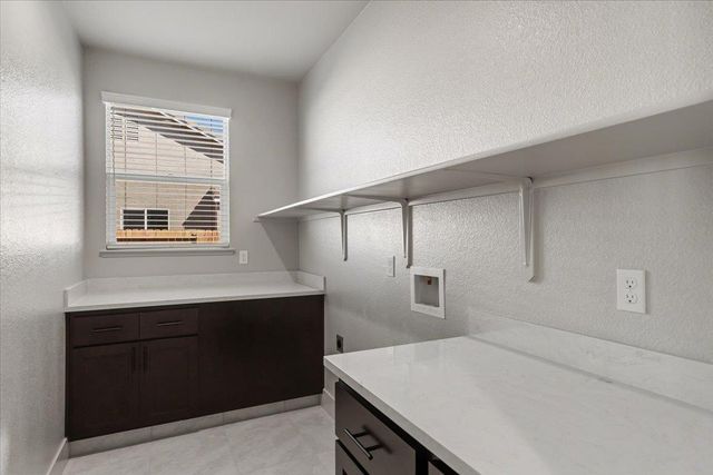 2041 Zane Way, Turlock, CA 95382