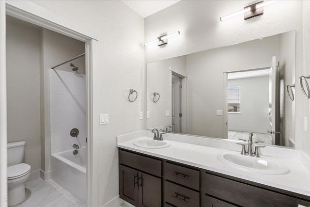 2041 Zane Way, Turlock, CA 95382