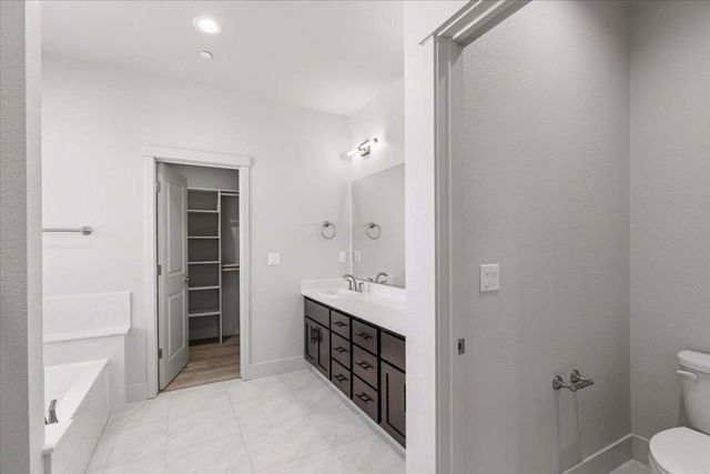 2041 Zane Way, Turlock, CA 95382