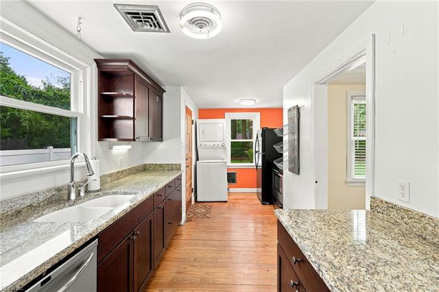 5806 W Norfolk RD, Portsmouth, VA 23703