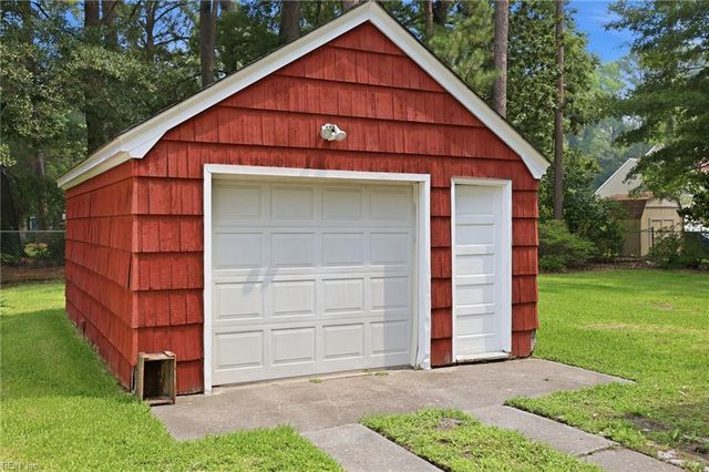 5806 W Norfolk RD, Portsmouth, VA 23703