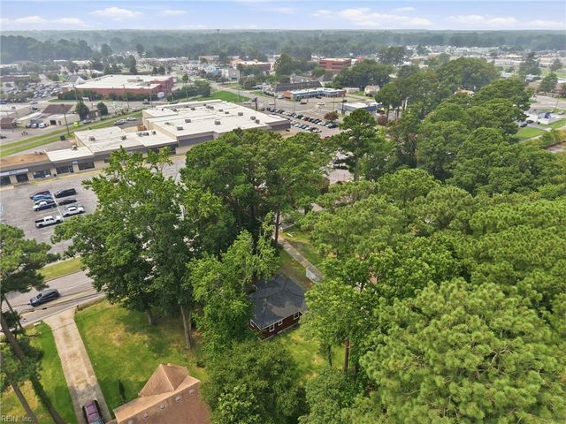 5806 W Norfolk RD, Portsmouth, VA 23703