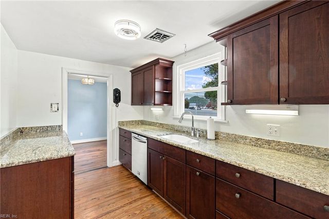 5806 W Norfolk RD, Portsmouth, VA 23703