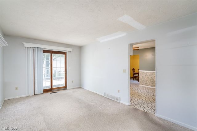 6908 Hidden Valley Drive, Amherst, OH 44001
