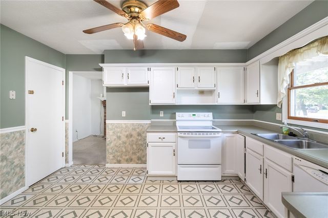 6908 Hidden Valley Drive, Amherst, OH 44001