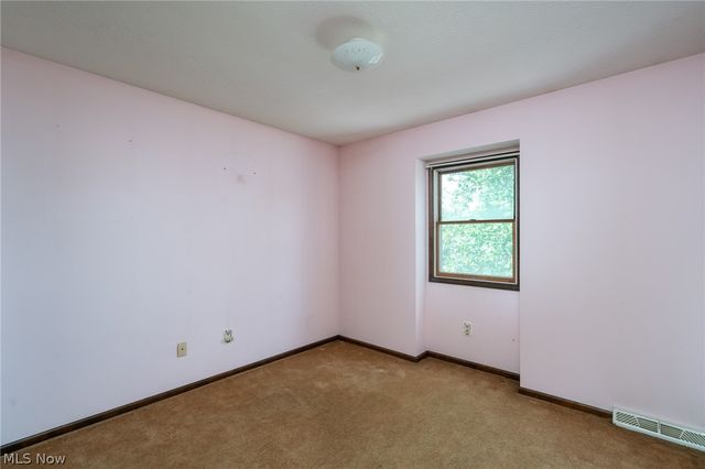 6908 Hidden Valley Drive, Amherst, OH 44001