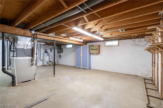 6908 Hidden Valley Drive, Amherst, OH 44001