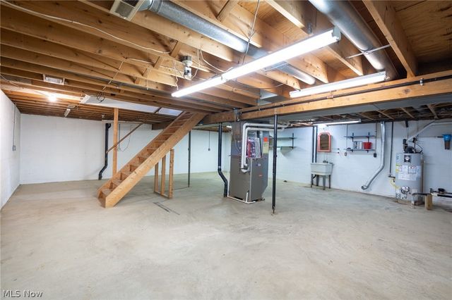 6908 Hidden Valley Drive, Amherst, OH 44001