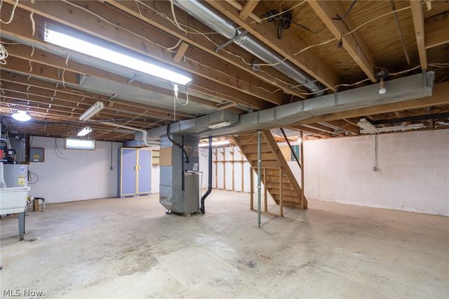 6908 Hidden Valley Drive, Amherst, OH 44001