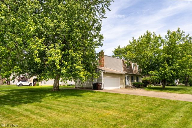6908 Hidden Valley Drive, Amherst, OH 44001