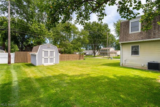 6908 Hidden Valley Drive, Amherst, OH 44001
