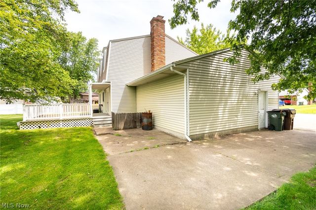 6908 Hidden Valley Drive, Amherst, OH 44001