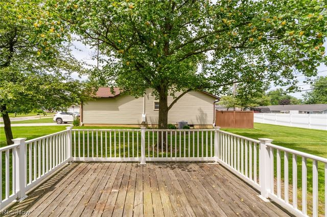 6908 Hidden Valley Drive, Amherst, OH 44001