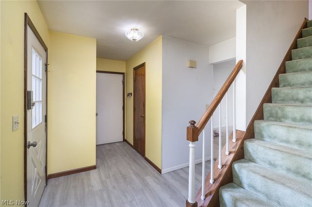 6908 Hidden Valley Drive, Amherst, OH 44001