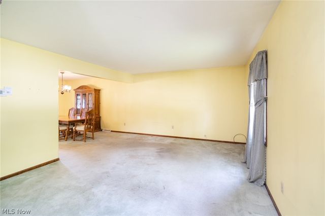 6908 Hidden Valley Drive, Amherst, OH 44001