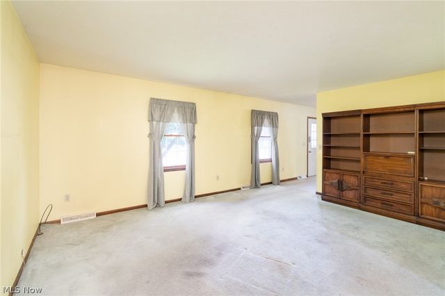 6908 Hidden Valley Drive, Amherst, OH 44001
