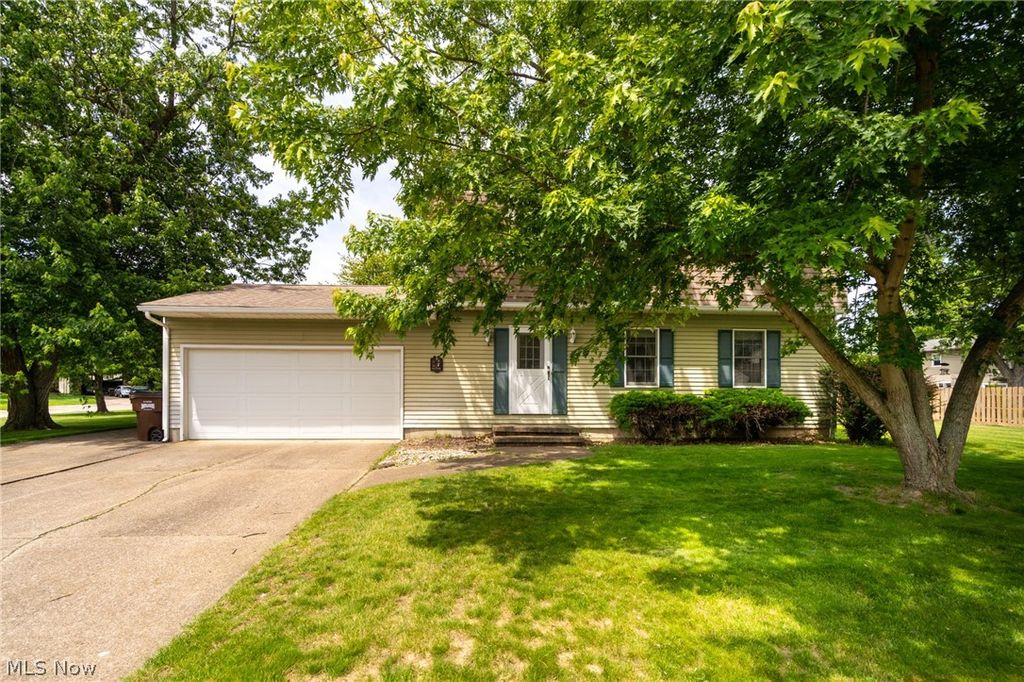 6908 Hidden Valley Drive, Amherst, OH 44001