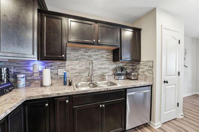 192 England Street, Pickerington, OH 43147