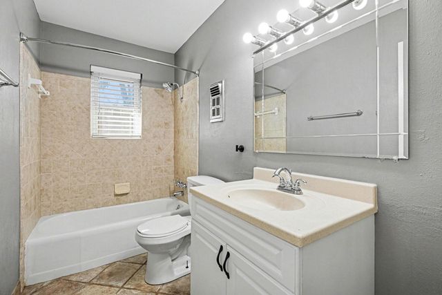 3304 Camellia Avenue, Pasadena, TX 77505