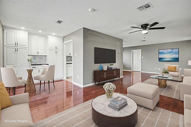 3304 Camellia Avenue, Pasadena, TX 77505