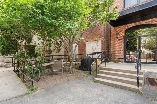 172-178 Green St 2, Boston, MA 02130