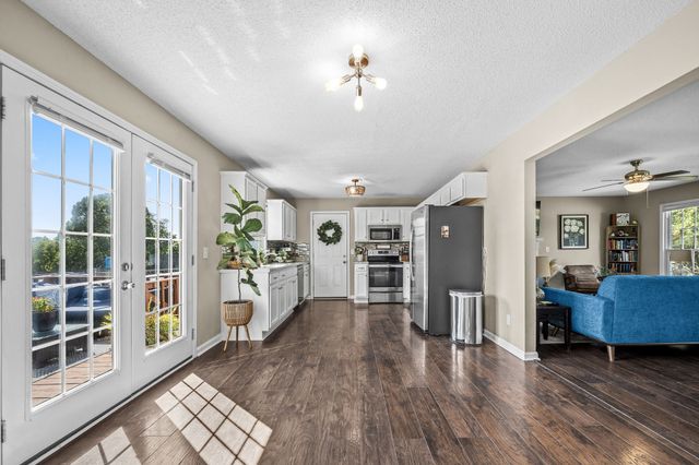 648 Greystone Dr, Lascassas, TN 37085