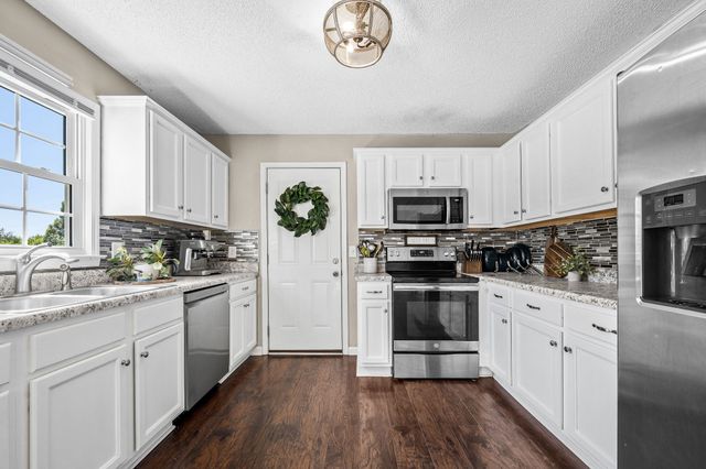 648 Greystone Dr, Lascassas, TN 37085