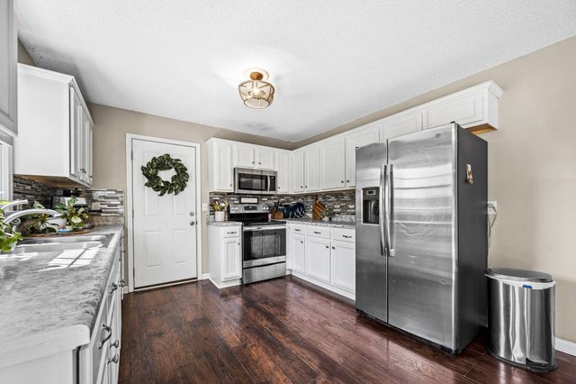 648 Greystone Dr, Lascassas, TN 37085
