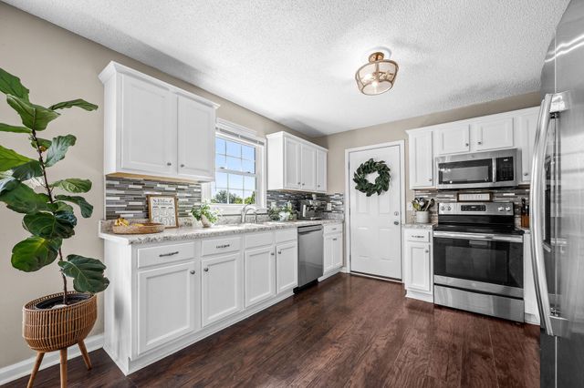 648 Greystone Dr, Lascassas, TN 37085