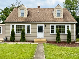 2854 Pearl Avenue, Melrose Park, IL 60164