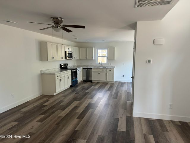 4515 Greenway Avenue, Wilmington, NC 28403