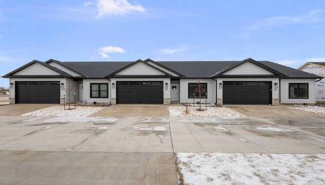 1875 Redbud Circle 103, Eldridge, IA 52748