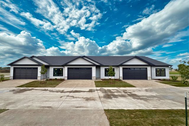 1875 Redbud Circle 103, Eldridge, IA 52748