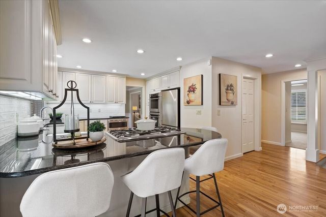 20404 NE 35Th Street, Sammamish, WA 98074
