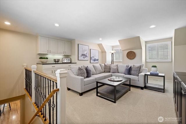 20404 NE 35Th Street, Sammamish, WA 98074