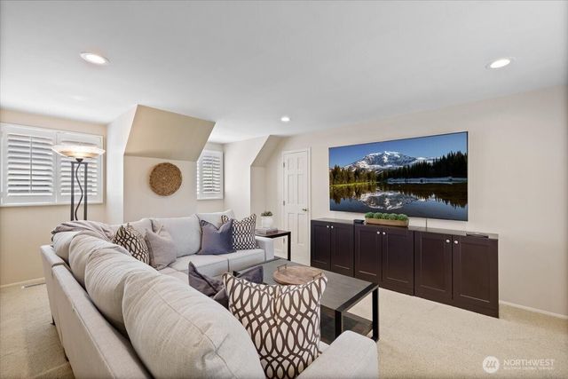 20404 NE 35Th Street, Sammamish, WA 98074
