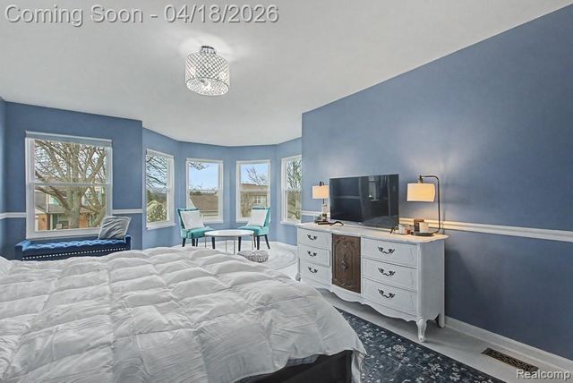 523 Dorchester Way, Milford, MI 48381