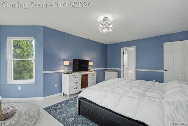 523 Dorchester Way, Milford, MI 48381