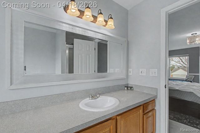 523 Dorchester Way, Milford, MI 48381