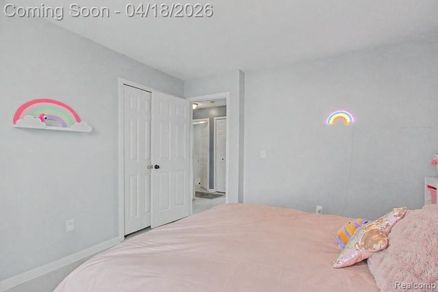 523 Dorchester Way, Milford, MI 48381