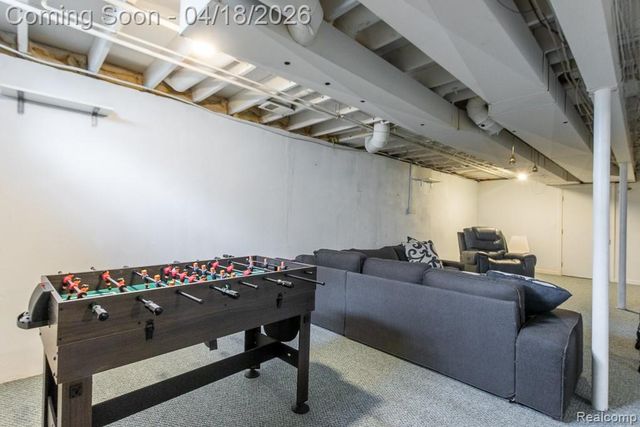 523 Dorchester Way, Milford, MI 48381