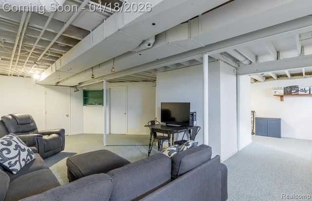 523 Dorchester Way, Milford, MI 48381