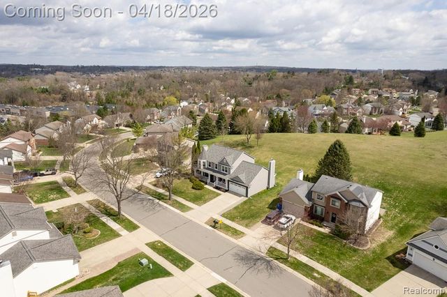 523 Dorchester Way, Milford, MI 48381