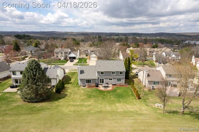 523 Dorchester Way, Milford, MI 48381