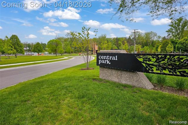 523 Dorchester Way, Milford, MI 48381